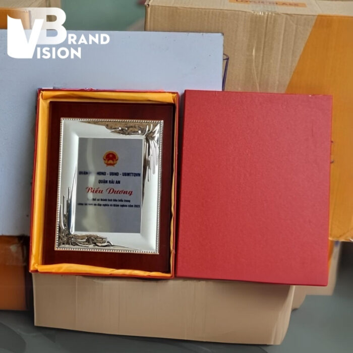 bang-vinh-danh-khung-go-bieu-duong-quan-uy-hai-an (1) bang-vinh-danh-khung-go-bieu-duong-quan-uy-hai-an-1