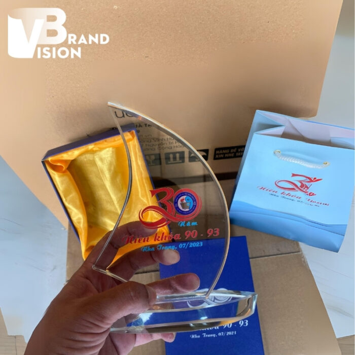 bieu-trung-pha-le-in-logo-ky-niem-30-nam-ngay-tuu-truong-thpt-chuyen-le-quy-don-khanh-hoa-nien-khoa-90-93-knc-03-3