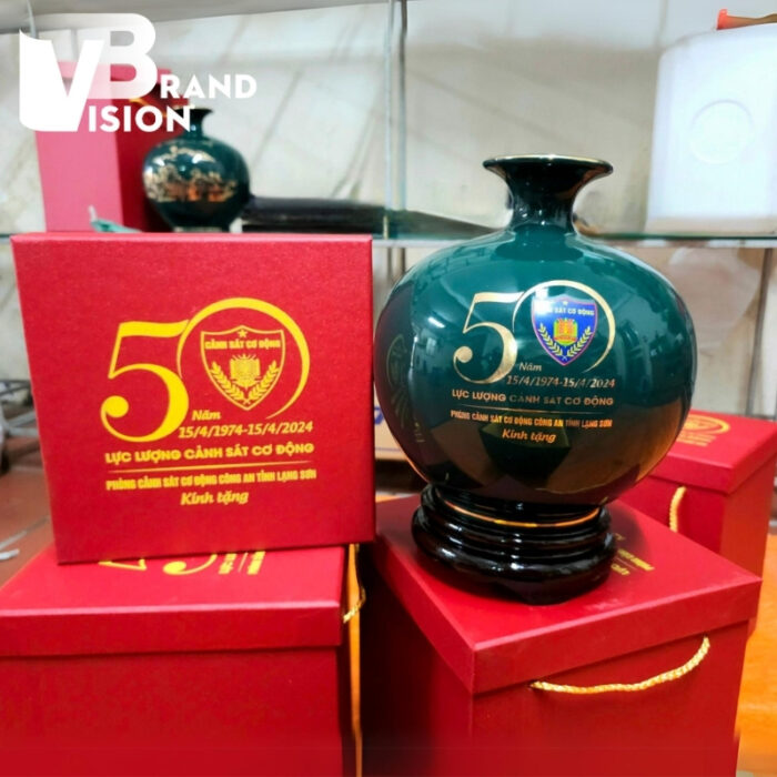 binh-hut-loc-in-logo-ky-niem-50-nam-luc-luong-canh-sat-co-dong-hoa-tiet-ma-dao-thanh-cong-vang-kim-3