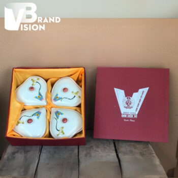 bo-4-hu-mut-dang-trai-tim-in-logo-dai-hoi-cong-doan-2