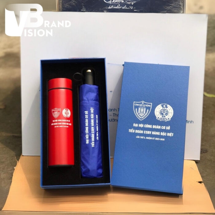 bo-giftset-qua-tang-in-logo-dai-hoi-cong-doan-co-so-tieu-doan-csbv-hang-dac-biet-binh-giu-nhiet-va-o-du-gs-11 (2) bo-giftset-qua-tang-in-logo-dai-hoi-cong-doan-co-so-tieu-doan-csbv-hang-dac-biet-binh-giu-nhiet-va-o-du-gs-11-2