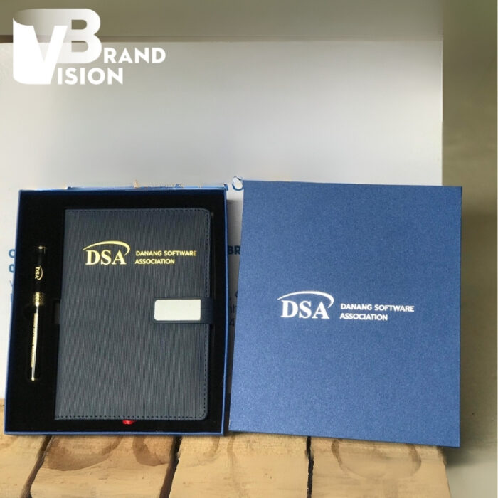 bo-giftset-qua-tang-in-logo-danang-software-association-so-da-va-but-ky-gs-13 (4) bo-giftset-qua-tang-in-logo-danang-software-association-so-da-va-but-ky-gs-13-4