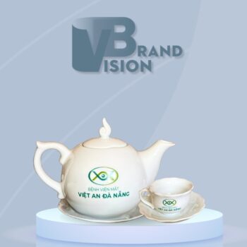 Bộ trà sứ trắng in logo Bệnh viện mắt Việt An Đà Nẵng dáng bưởi lửa AC-19