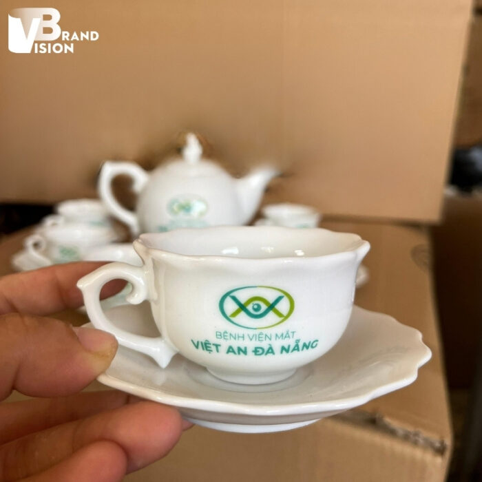 bo-tra-su-trang-dang-buoi-lua-in-logo-benh-vien-mat-viet-an-11