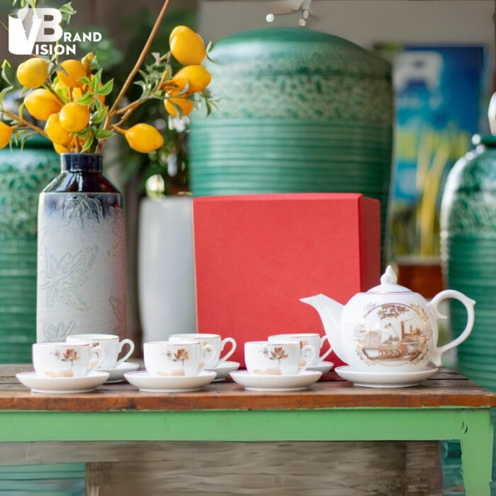 bo-tra-su-trang-in-logo-80-nam-thanh-lap-quan-doi-decal-nhu-vang-dang-buoi-lua-3