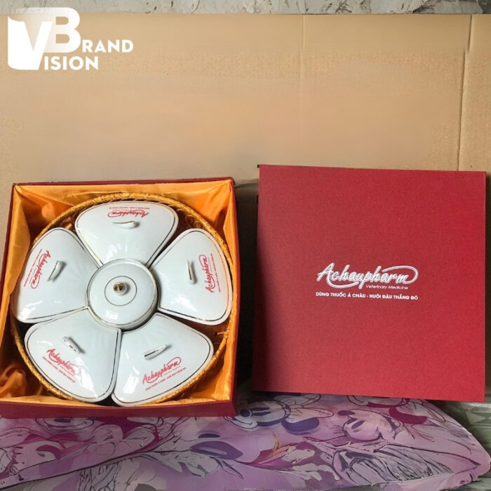 khay-mut-5-canh-gom-su-in-logo-achaupharm-veterinnary-medlcine-mau-trang-khay-may-ke-vang-km-03 (4) khay-mut-5-canh-gom-su-in-logo-achaupharm-veterinnary-medlcine-mau-trang-khay-may-ke-vang-km-03-4