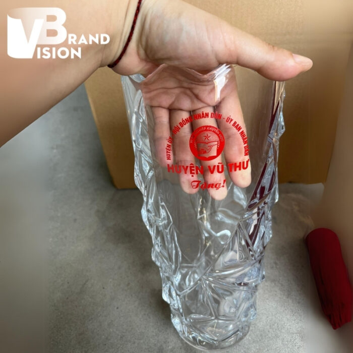 lo-hoa-thuy-tinh-in-logo-khuyen-hoc-huyen-vu-thu (4) lo-hoa-thuy-tinh-in-logo-khuyen-hoc-huyen-vu-thu-4