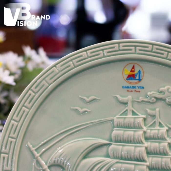 dia-bieu-trung-qua-tang-in-logo-danang-yba (4) dia-bieu-trung-qua-tang-in-logo-danang-yba-4