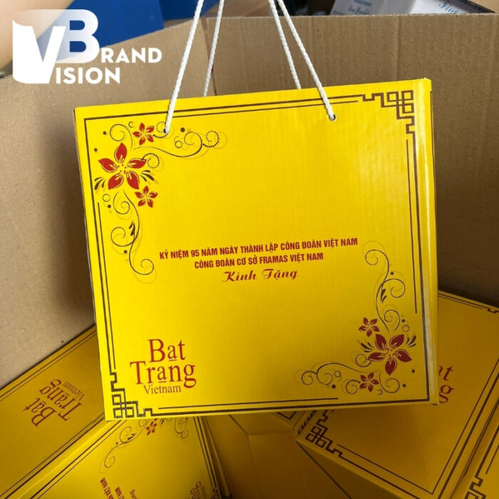 bo-am-chen-su-trang-ky-niem-95-nam-thanh-lap-cong-doan (1) bo-am-chen-su-trang-ky-niem-95-nam-thanh-lap-cong-doan-1