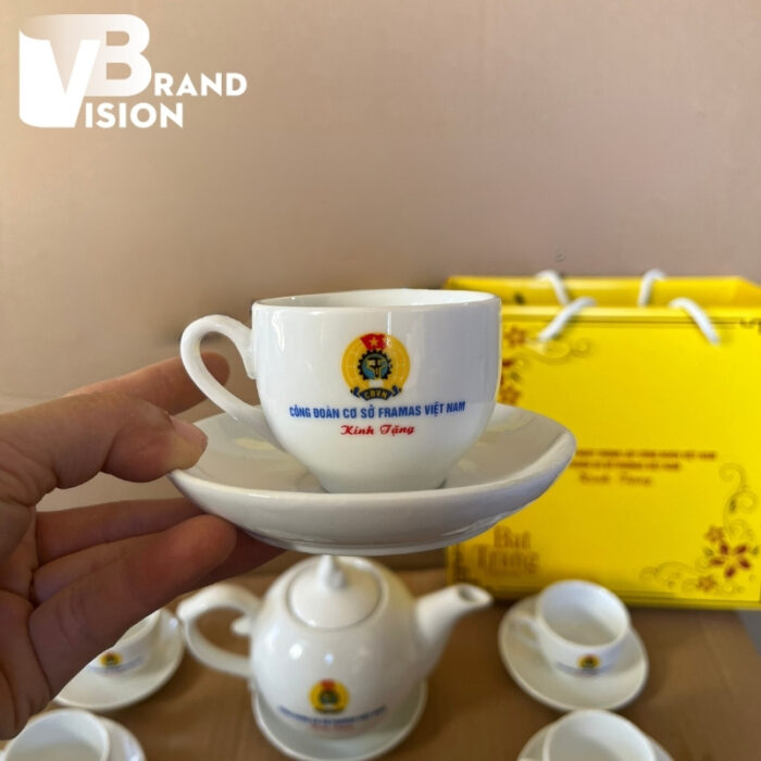 bo-am-chen-su-trang-ky-niem-95-nam-thanh-lap-cong-doan (7) bo-am-chen-su-trang-ky-niem-95-nam-thanh-lap-cong-doan-7