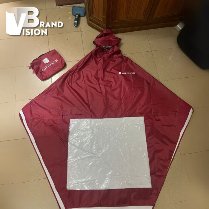 ao-mua-canh-doi-vai-nhua-rang-dong-in-logo-mau-do (3) Áo mưa cánh dơi vải nhựa Rạng Đông in logo màu đỏ