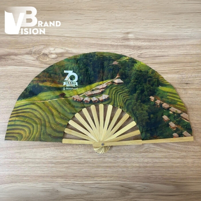 quat-nan-tre-cat-may-cam-tay-in-logo-duong-kinh-50cm (3) Quạt nan tre cắt máy cầm tay in logo đường kính 50cm