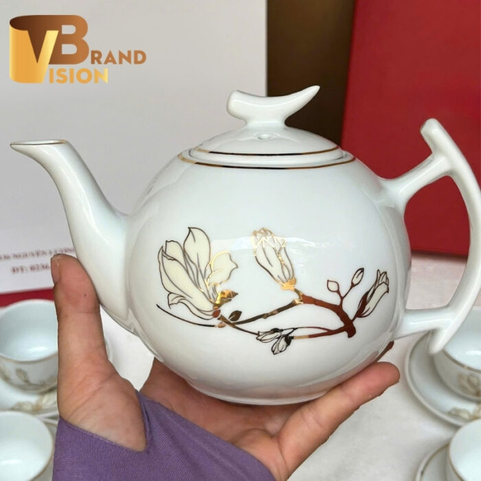 Bộ ấm trà gốm sứ quà tặng 80 năm Ngày thành lập ngành Thuế Việt Nam vẽ vàng in logo AC-26 (4) Bộ ấm trà gốm sứ quà tặng 80 năm Ngày thành lập ngành Thuế Việt Nam vẽ vàng in logo AC-26 (4)