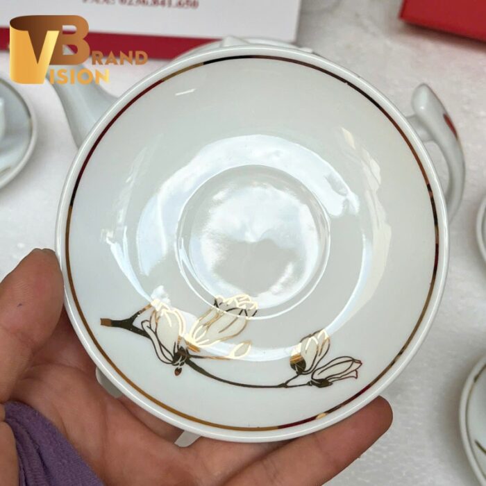 Bộ ấm trà gốm sứ quà tặng 80 năm Ngày thành lập ngành Thuế Việt Nam vẽ vàng in logo AC-26 (7) Bộ ấm trà gốm sứ quà tặng 80 năm Ngày thành lập ngành Thuế Việt Nam vẽ vàng in logo AC-26 (7)