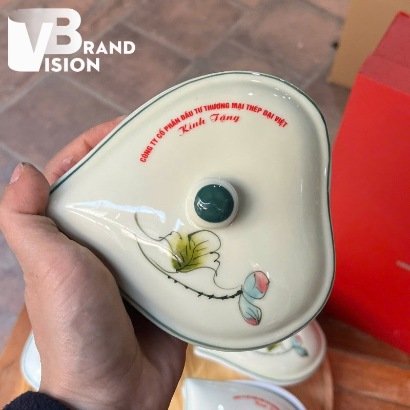 khay-mut-su-in-logo-qua-tang-doanh-nghiep