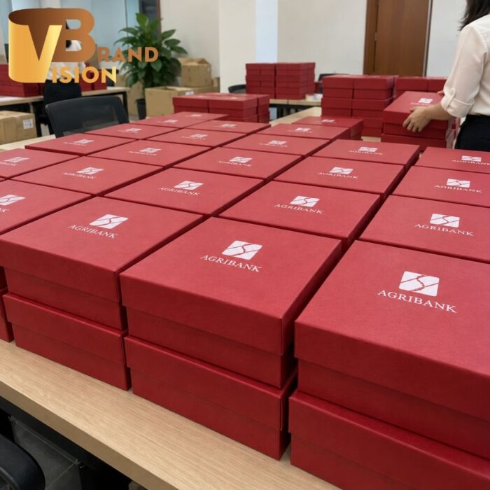 Bộ quà tặng bình nước, móc khóa, bút bi in logo
