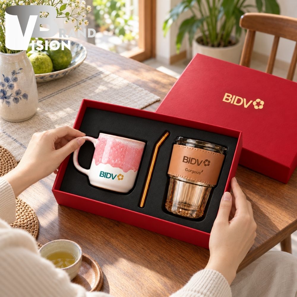 Combo Quà Tặng Cốc Sứ Và Ly Thủy Tinh Bọc Da Kèm Ống Hút