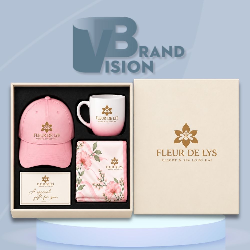 Bộ Giftset 3 Món Mũ Lưỡi Trai, Cốc Sứ Và Khăn Lụa In Logo Quà 20/10