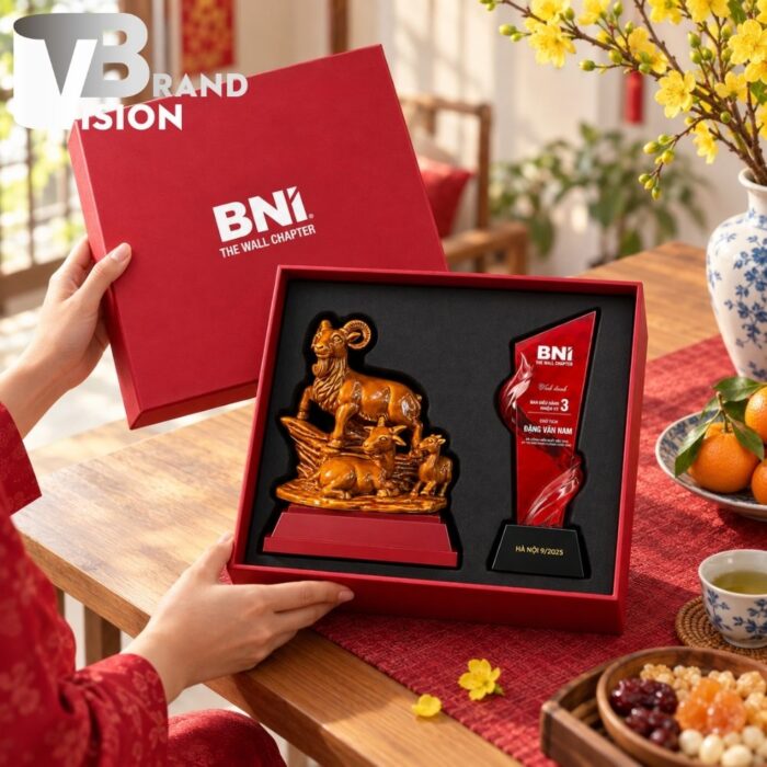 Bộ Giftset Vinh Danh Tượng Dê Và Biểu Trưng Pha Lê In Logo
