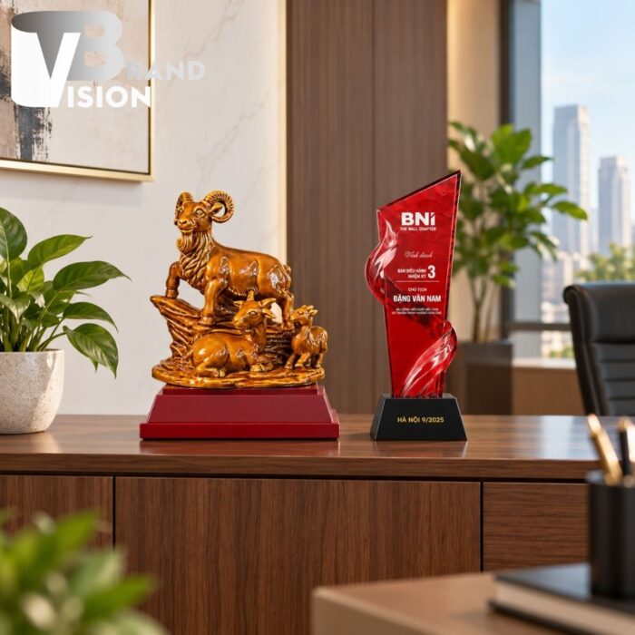 Bộ Giftset Vinh Danh Tượng Dê Và Biểu Trưng Pha Lê In Logo