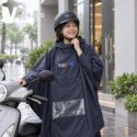 Set quà tặng mũ bảo hiểm và áo mưa in logo